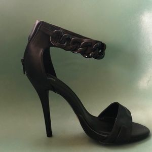 Windsor heels